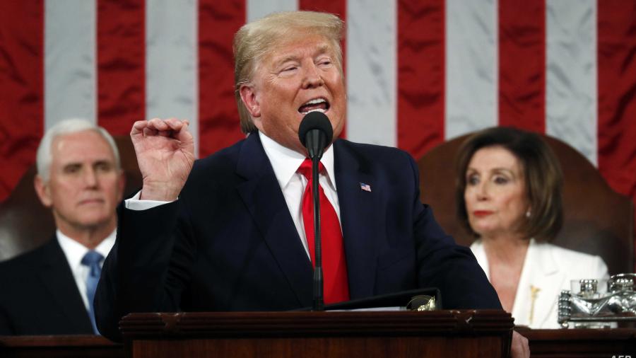 Trump promete 500 millas de construcción en el muro en un año