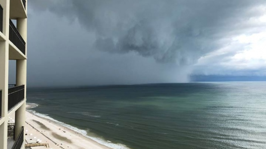 Tras tocar tierra en Florida, tormenta "Alberto" se debilita