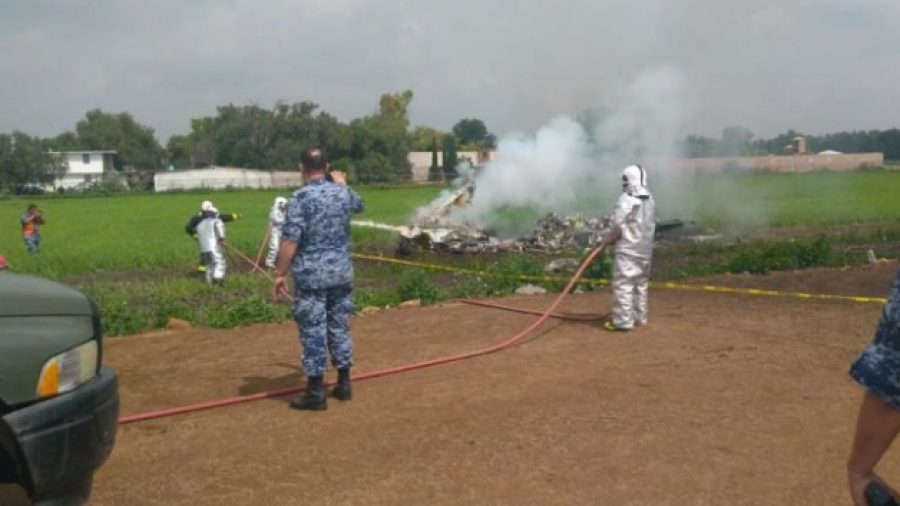 Chocan dos avionetas en el Estado de México