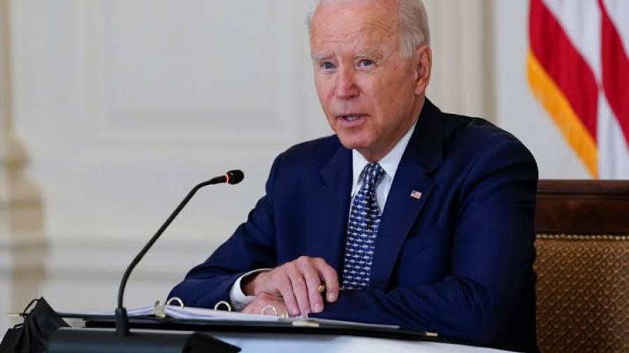 Biden promulga ley para proteger matrimonio homosexual
