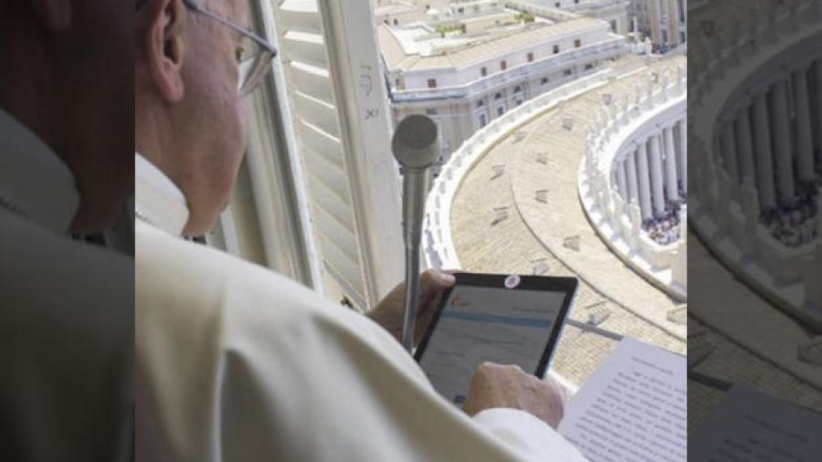 El Papa Francisco evita espionaje en su iPad
