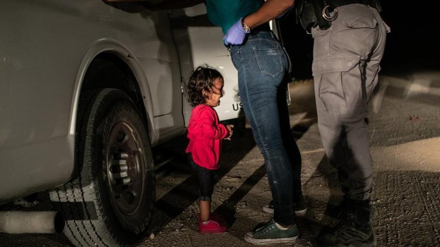Fotografía de niña migrante llorando, ganadora del World Press Photo 2019