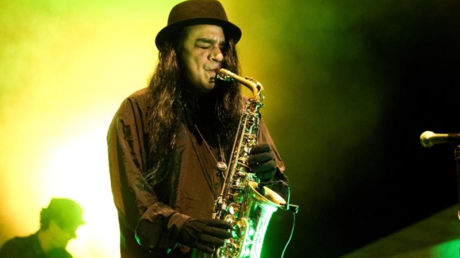 Sax', de la banda Maldita Vecindad, da positivo a Covid-19 