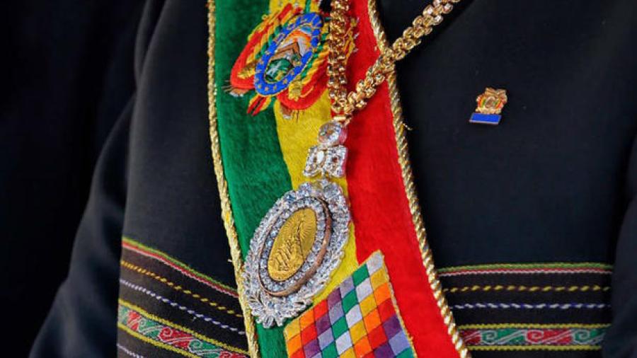 Recuperan la banda presidencial de Evo Morales