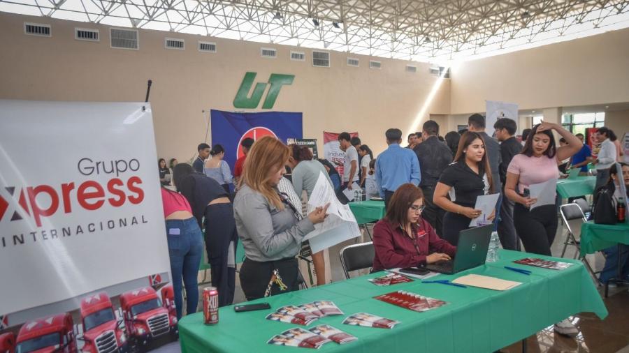 Participan estudiantes de la Universidad Tecnológica de Nuevo Laredo en Feria de Reclutamiento y Estadías 2024