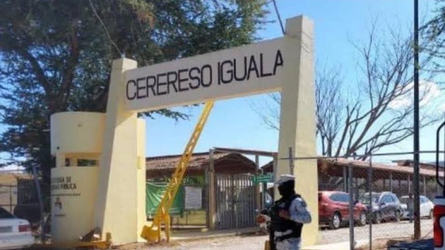 Siete heridos tras riña en penal de Iguala