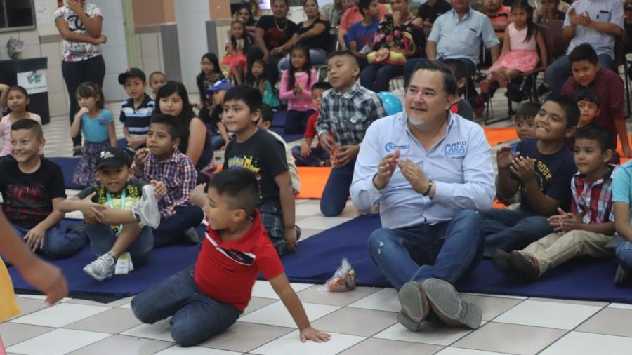 Maquiladoras inician festejos para los niños junto a Alberto Lara