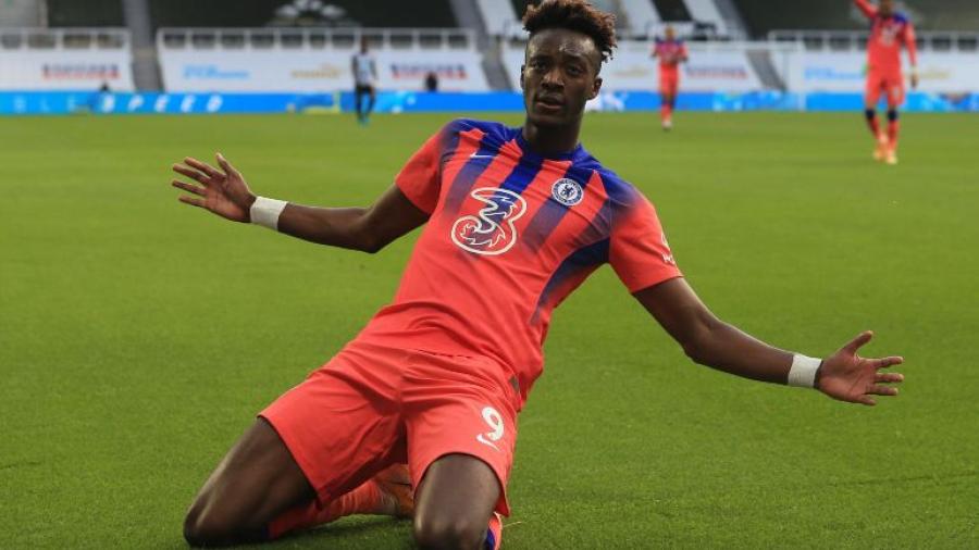 Chelsea derrota 2-0 al Newcastle United y es líder de la Premier League