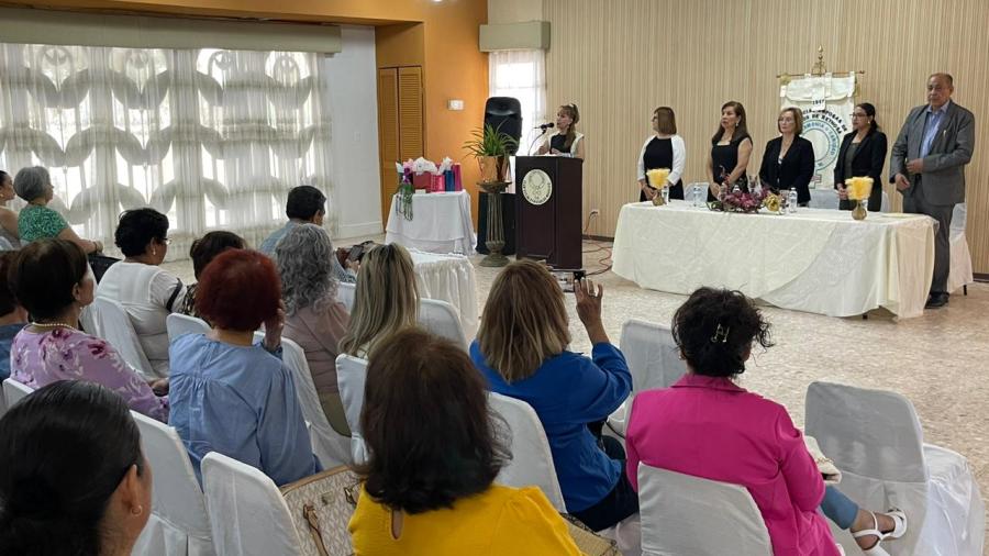Informan a mujeres de efectos en la menopausia