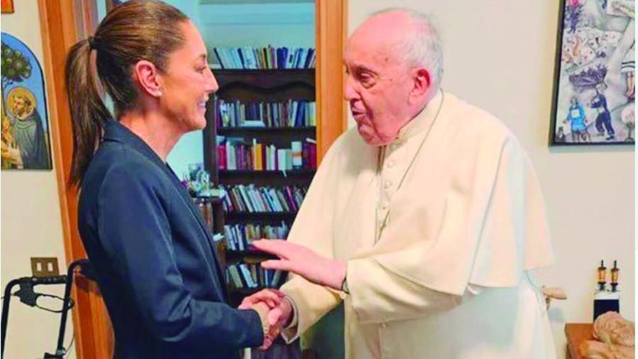 Sheinbaum reitera buenos deseos para el Papa; critica a detractores