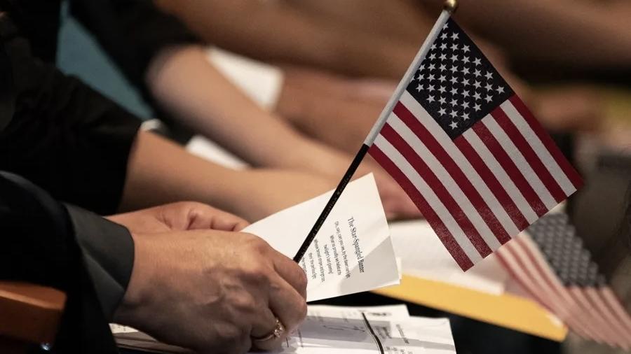 EU suspende todas las decisiones de asilo tras orden de Trump