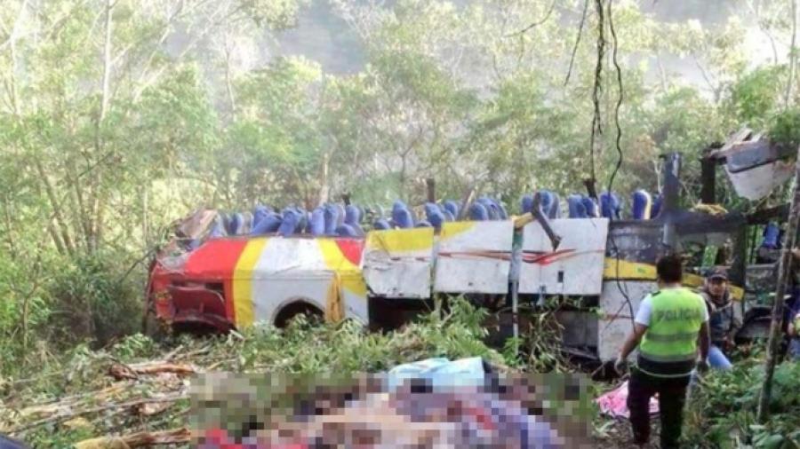 Accidente automovilístico en Bolivia deja al menos 25 muertos
