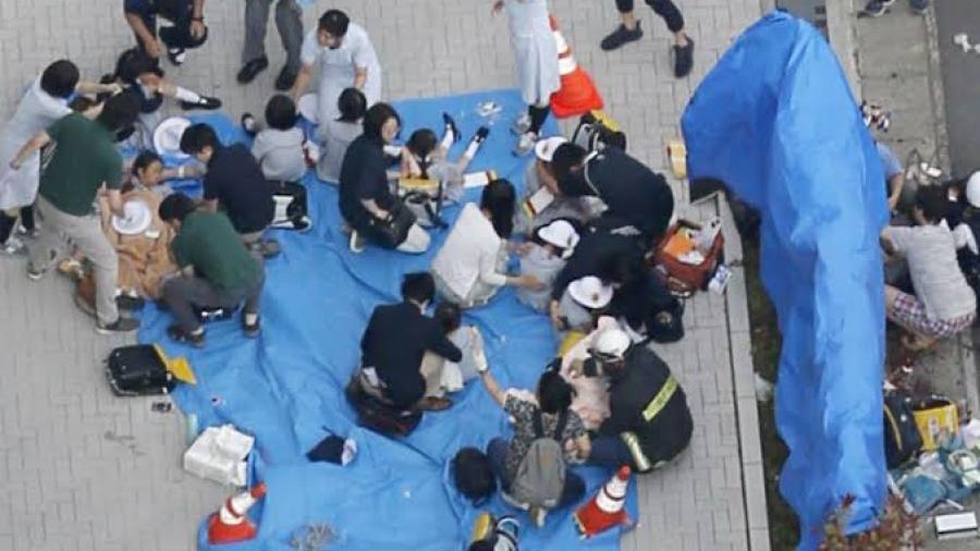 Hombre apuñala a 13 niñas y tres adultos en Japón