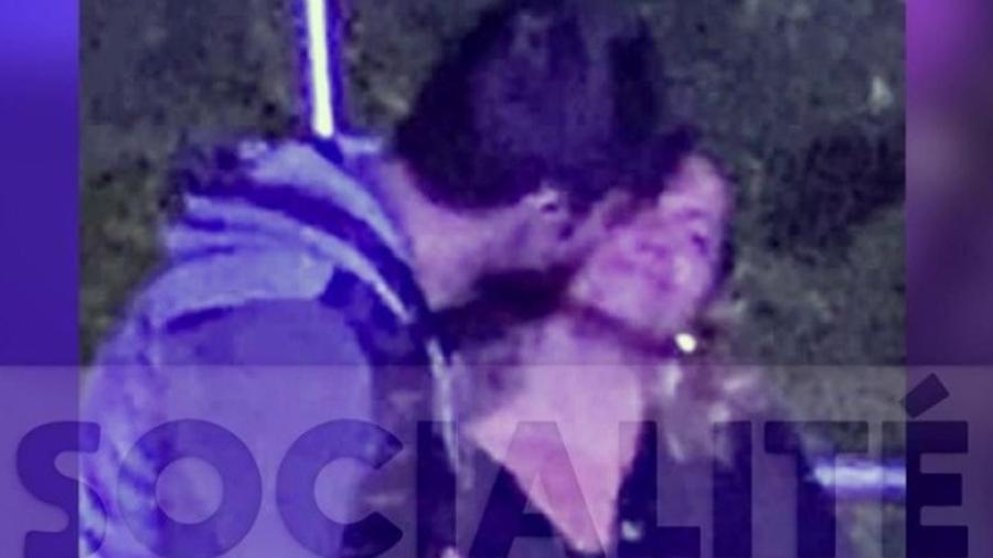 Medio español captura beso de Piqué y Chía 