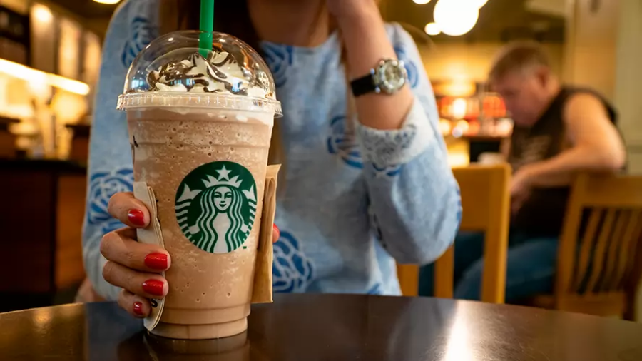 Starbucks "patrocinará" viaje a empleadas que decidan abortar en EU