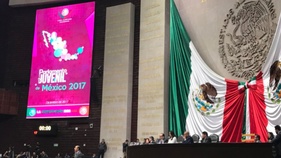 Primer Parlamento Juvenil de M&eacute;xico es instalado