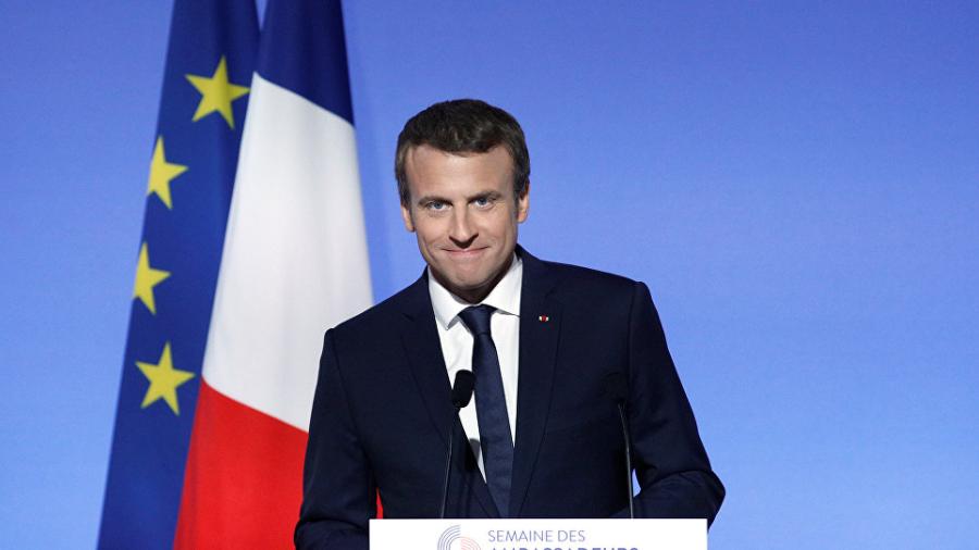 Macron cambia dos ministros por renuncias en Ecología y Deportes