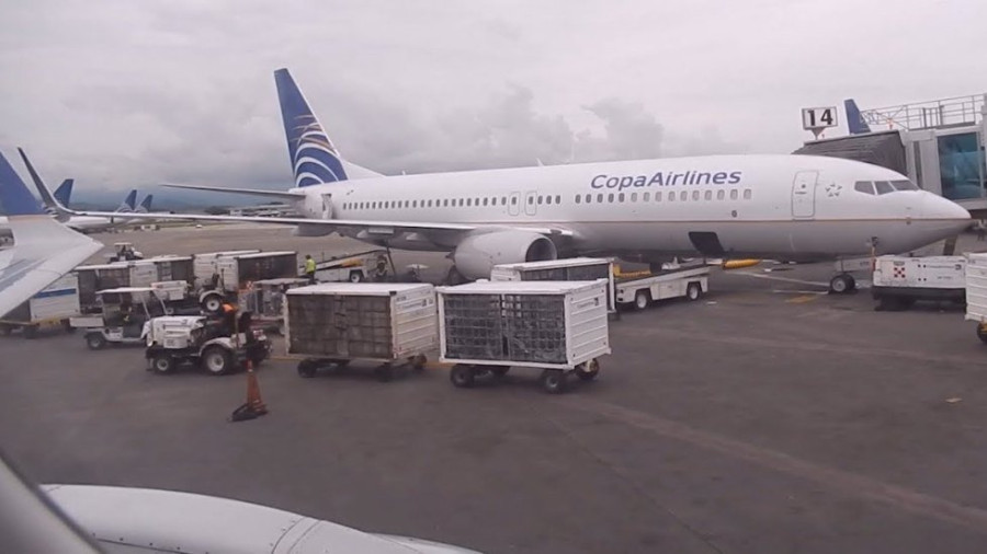 Aterriza de emergencia avi&oacute;n de Copa Airlines en AICM
