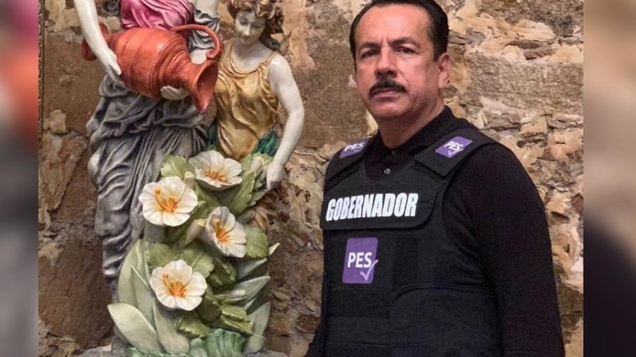 Candidato del PES en Sinaloa hace candidatura con chaleco antibalas