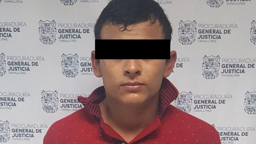 Intenta sobornar a policías y lo detienen