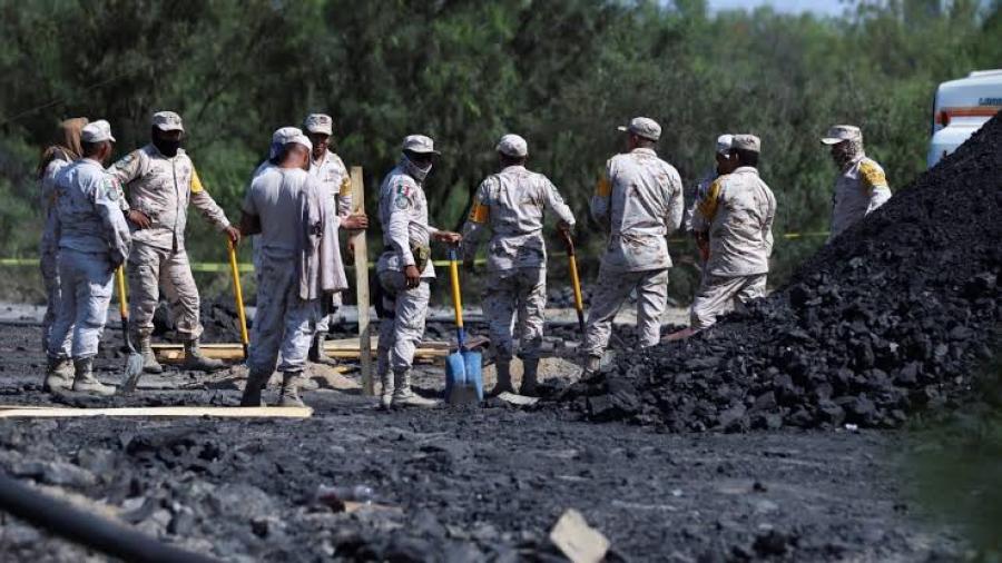 Tormenta eléctrica suspende labores de rescate de mineros en Sabinas