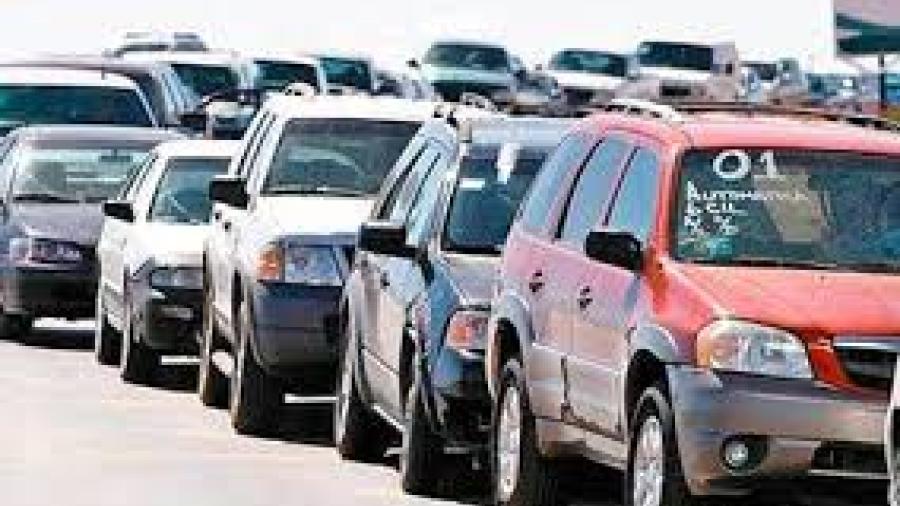 AMLO extiende hasta el 2026 plazo para nacionalizaci&oacute;n de autos &ldquo;chocolate&rdquo;