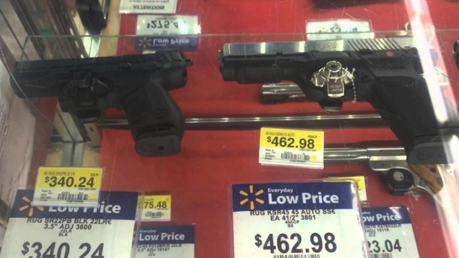 Walmart en EU dejará de vender armas a menores de 21 años