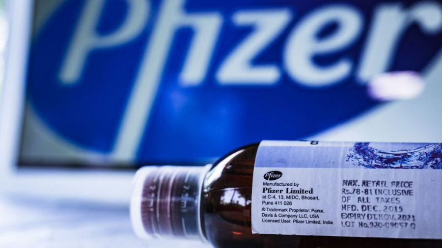 Vacuna de Pfizer contra el COVID-19 llega a hospitales de Reino Unido