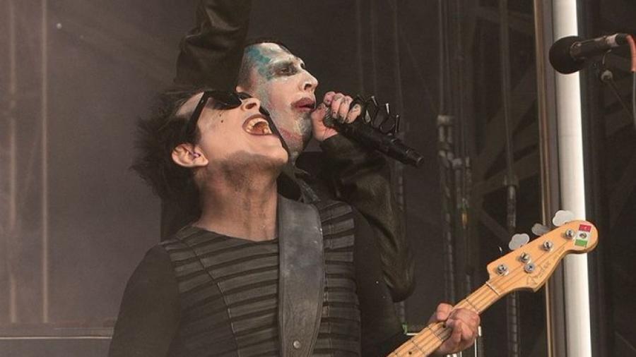 Bajista de Marilyn Manson cae en coma tras accidente