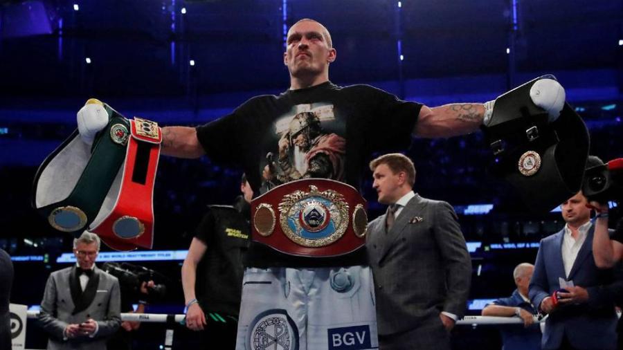 Oleksandr Usyk habría dejado Ucrania para preparar revancha contra Joshua