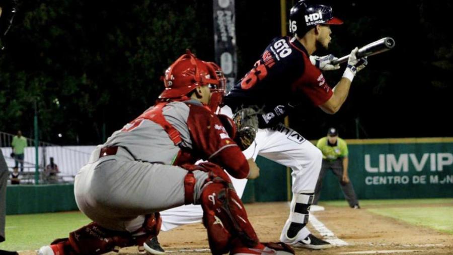  Bravos de León inicia serie con triunfo 