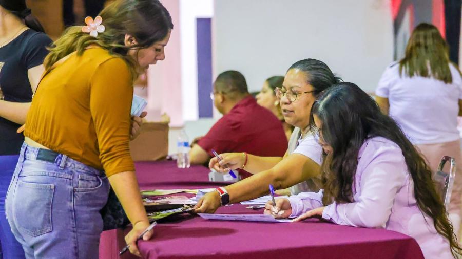 Presidió Carlos Peña Ortiz Asamblea Informativa de la Beca Universal de Educación Básica Rita Cetina