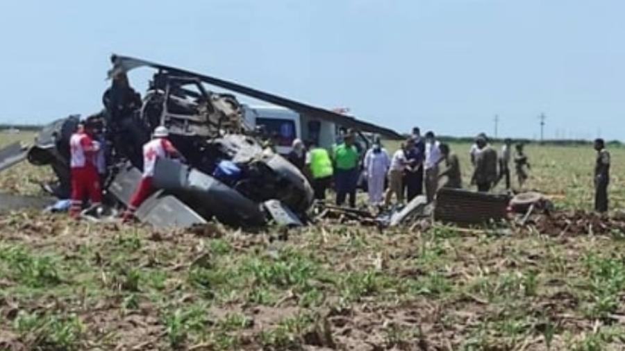 Aeronaves federales esperan cuerpos de elementos de la Marina fallecidos en desplome de helicóptero 