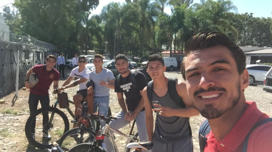 Chivas apoya al pueblo mexicano, se van en bicicleta al entrenamiento