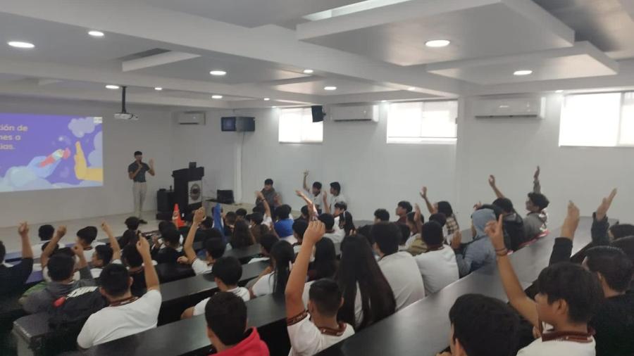 DIF Reynosa lleva pláticas a CBTIS 7