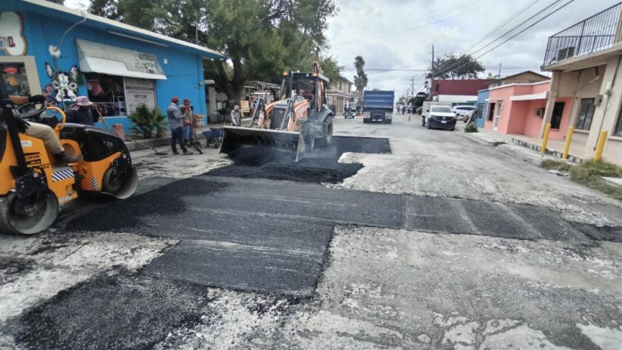 Rehabilitaron vialidades en Reynosa con 1,900 toneladas de asfalto 