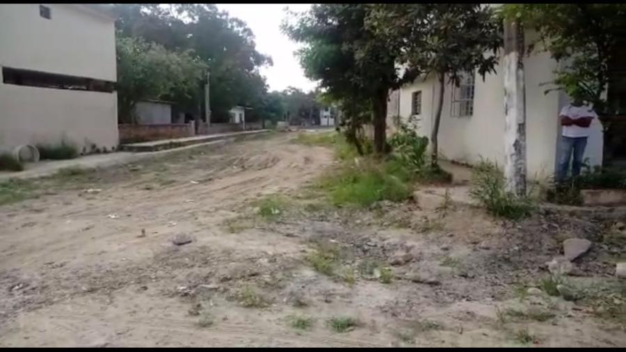 Llevan esperando año y medio la pavimentación de la calle en la Frente Democrático 