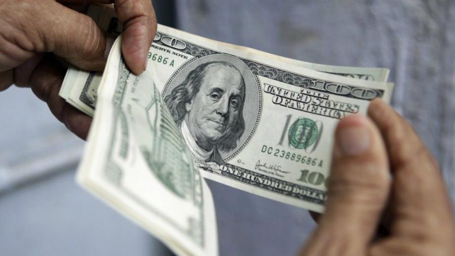 Dólar cotiza a la venta en 19.32 pesos en casas de cambio 