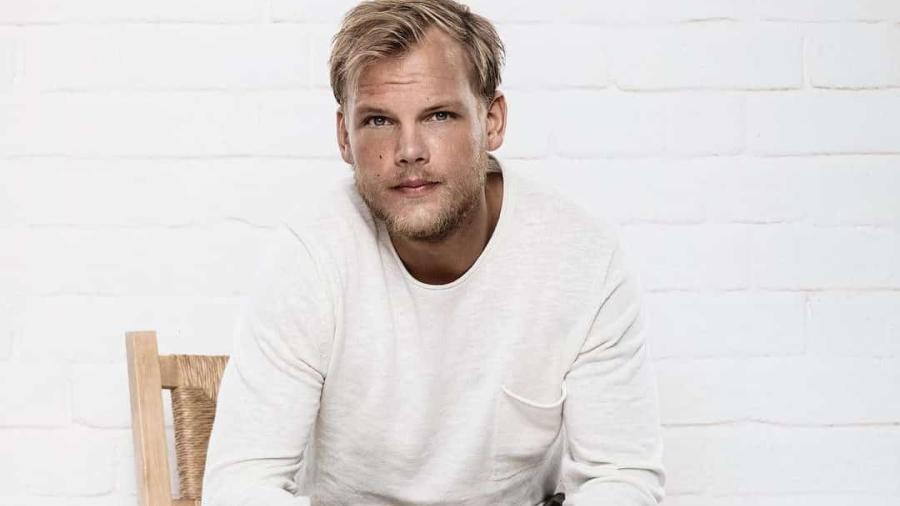 Avicii se suicidó con un cristal afilado