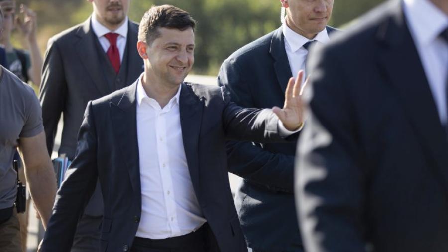 Oficialismo gana mayoría en el parlamento de Ucrania
