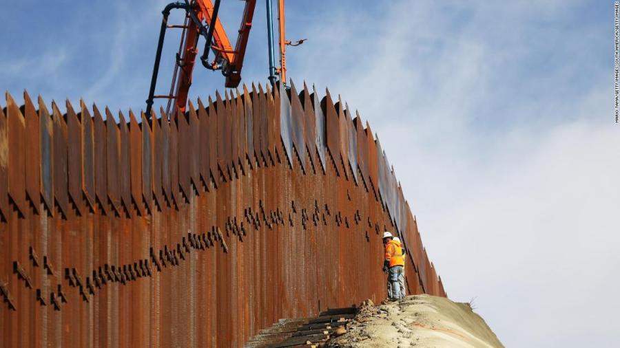 Corte de EU concede a Trump 2,500 mdd para muro fronterizo