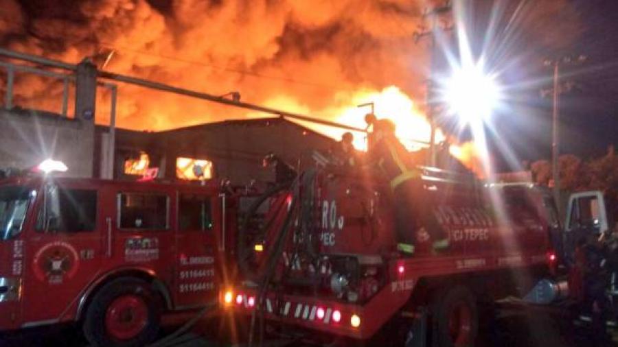 Registran incendio en f&aacute;brica de Ecatepec, Edomex