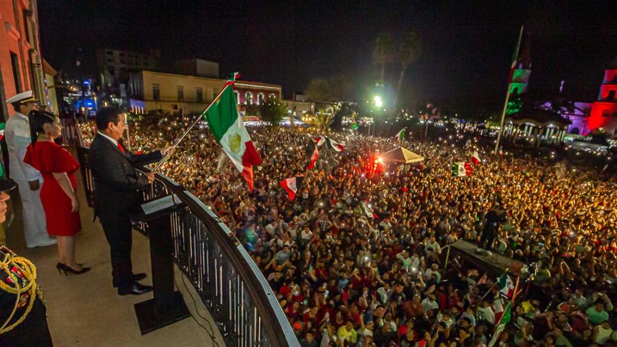 Encabeza Alcalde Mario López espectacular Grito de Independencia en Matamoros
