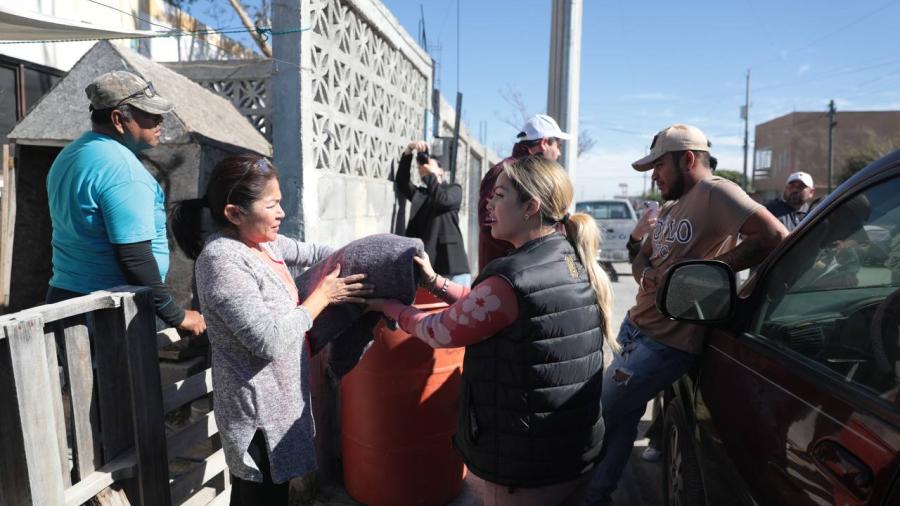 Realiza gobierno municipal brigada contra el frío en colonias del poniente