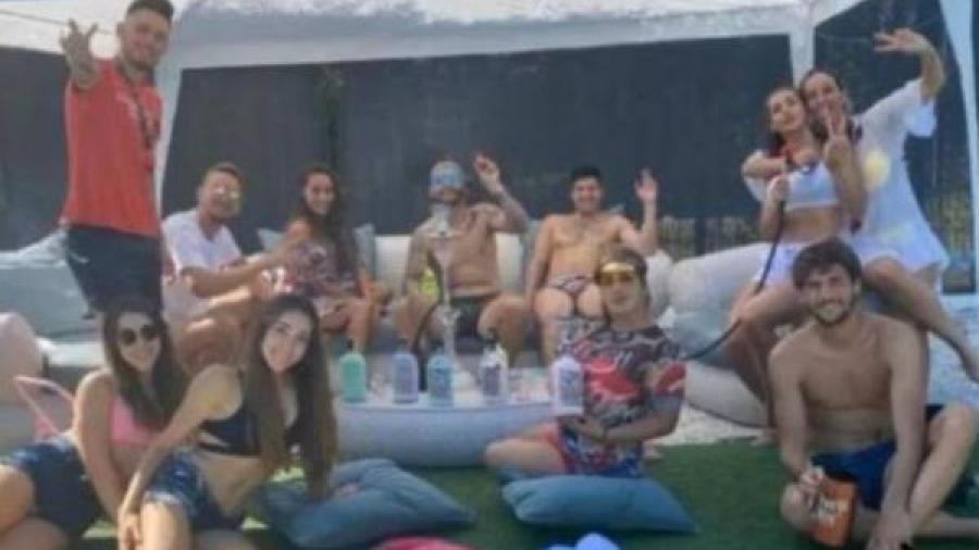 Jugadores del Sevilla piden disculpas por incumplir normas de la cuarentena