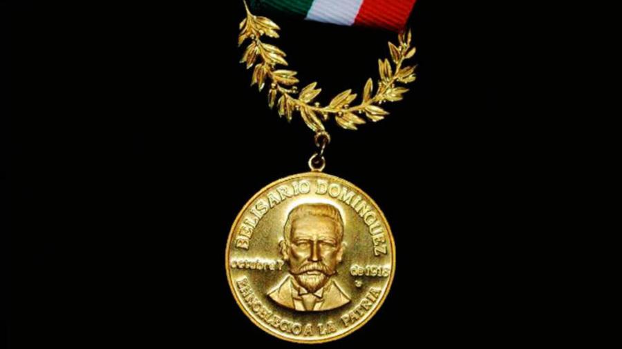 Senado de la República otorga la medalla Belisario Domínguez a personal de Salud