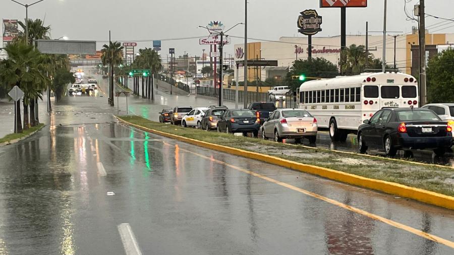 Sorprende lluvia a Reynosa; comienzan afectaciones