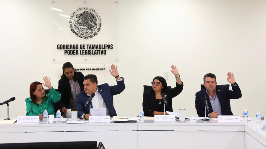 Aperciben y promueven juicio político contra Diputados del PAN