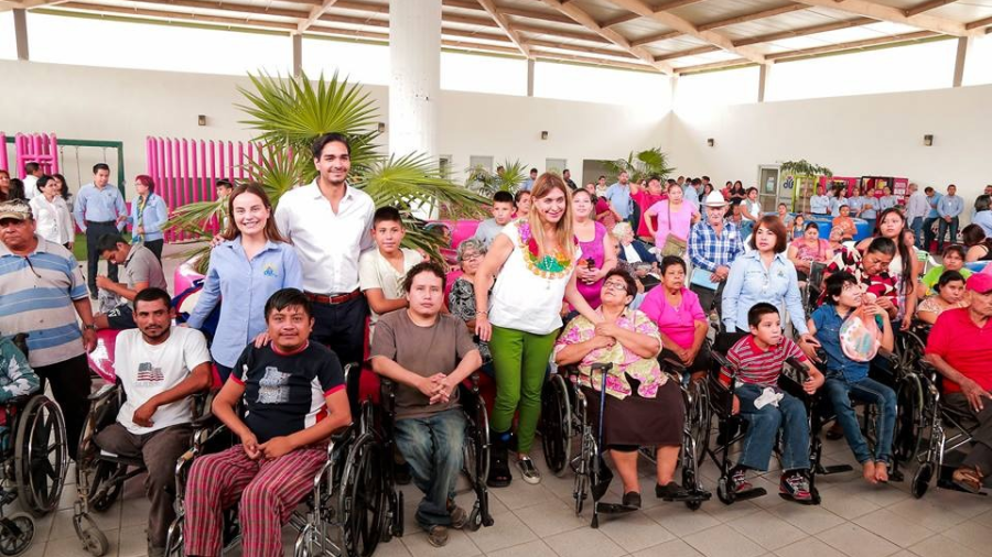 Municipio y DIF apoyan a personas con discapacidad