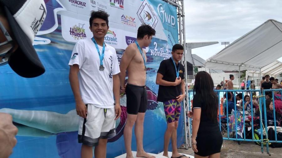 Quintero el mejor nadador del Festival Acuario